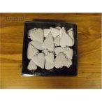 Fém szív akasztós fehér hosszúkás csíkos mintás 2cm