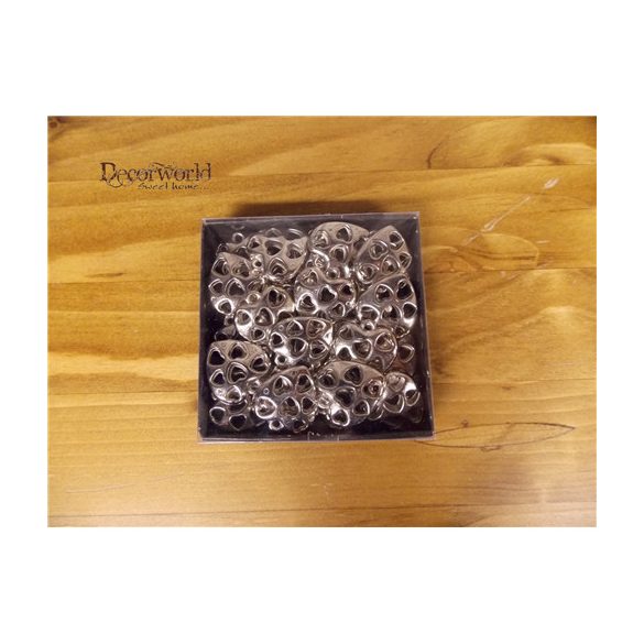 Fém szív akasztós ezüst szív formájú lyukakkal 3cm S/24