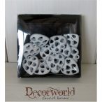   Fém szív akasztós fehér szív formájú lyukakkal 3cm S/24