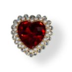 Strasszal kirakott bross szív alak 23 mm - Piros /DB