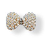   Strasszal kirakott bross masni alak 30x19 mm - Fehér/Ezüst/Arany /DB