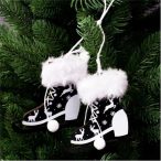   Szőrmés fa korcsolya 8,5x7x20,5 cm akasztható - Fekete/fehér