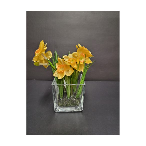 Nárcisz 3szál 18cm sárga, üveg négyzet alakú cserépben 8cm